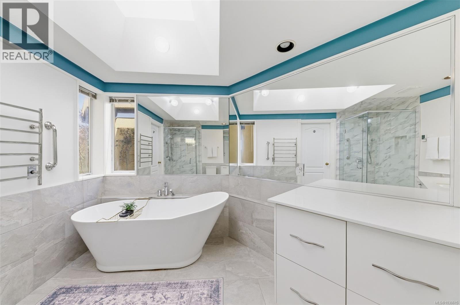 312 Clifton Terr, Esquimalt