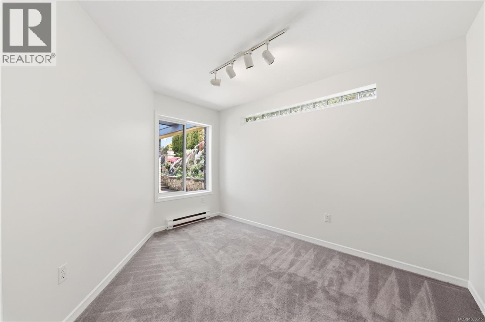 312 Clifton Terr, Esquimalt