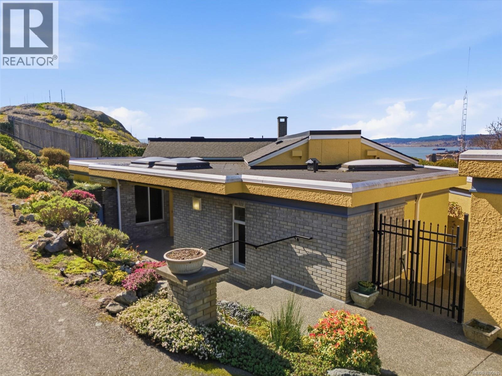 312 Clifton Terr, Esquimalt