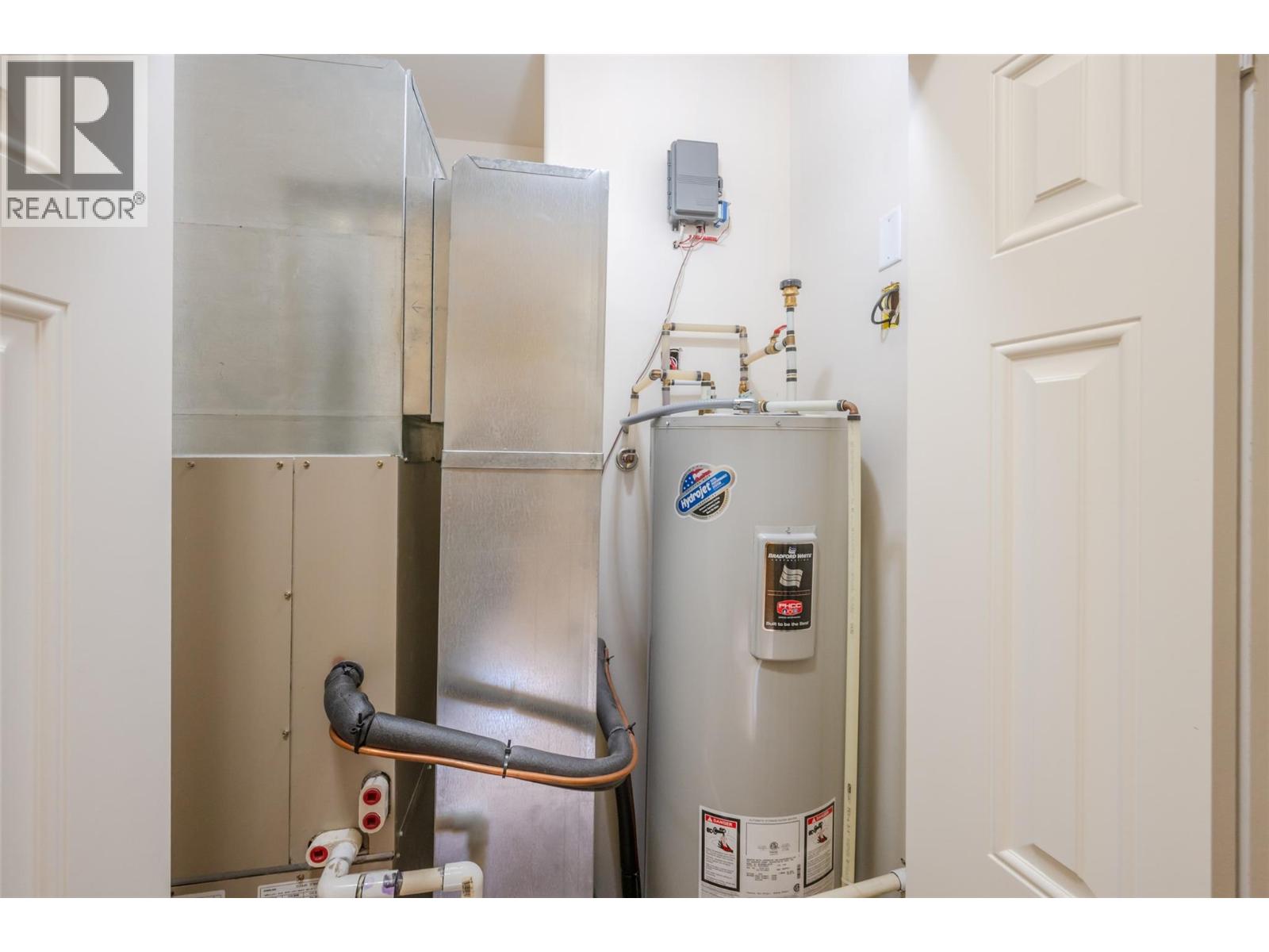 #301 5820 89TH STREET - 40