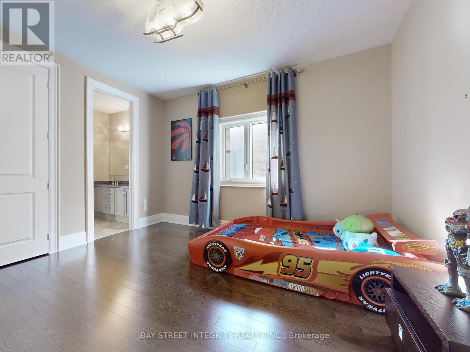 57 STRAWBRIDGE FARM DRIVE - 37