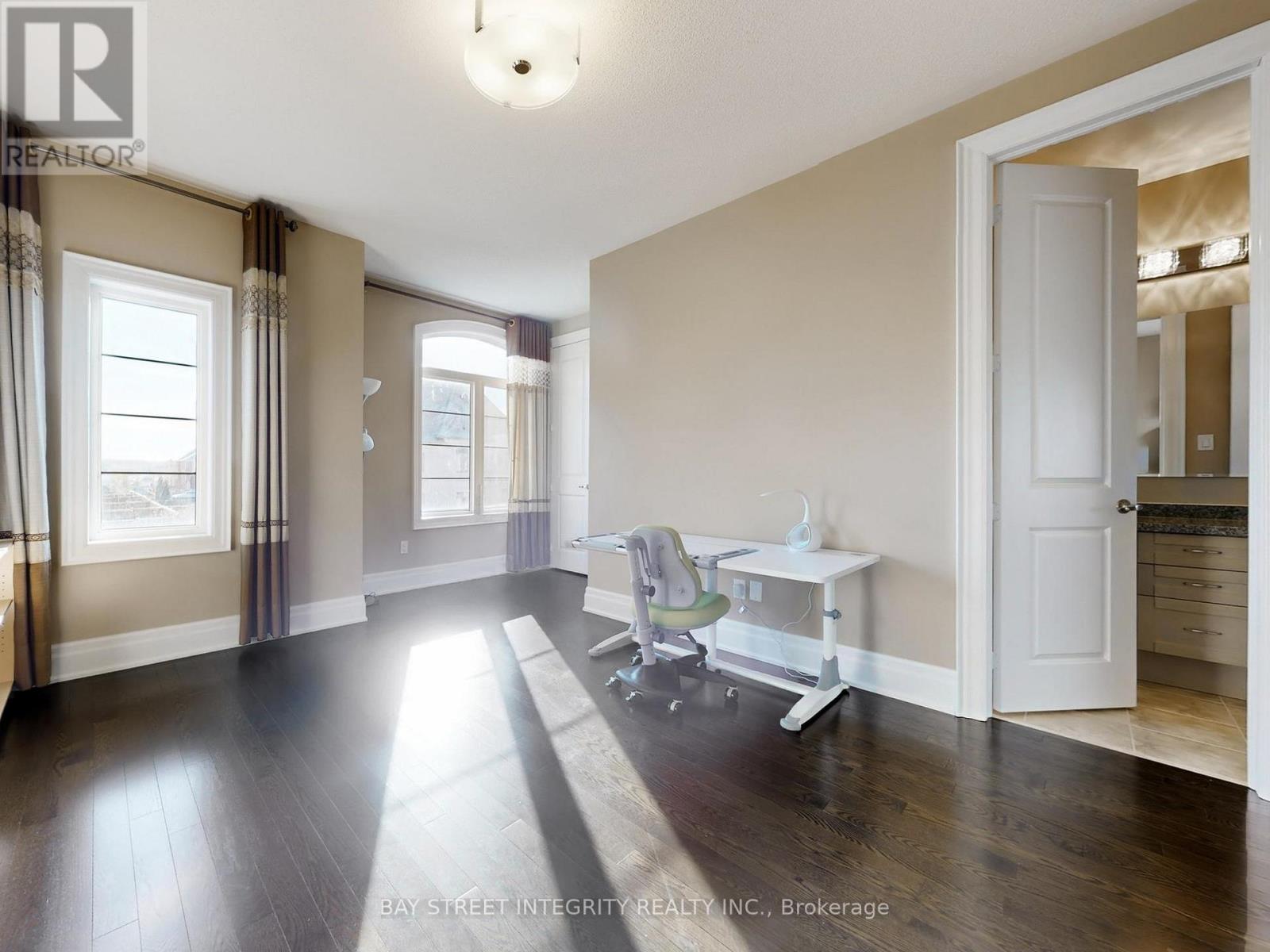 57 STRAWBRIDGE FARM DRIVE - 39