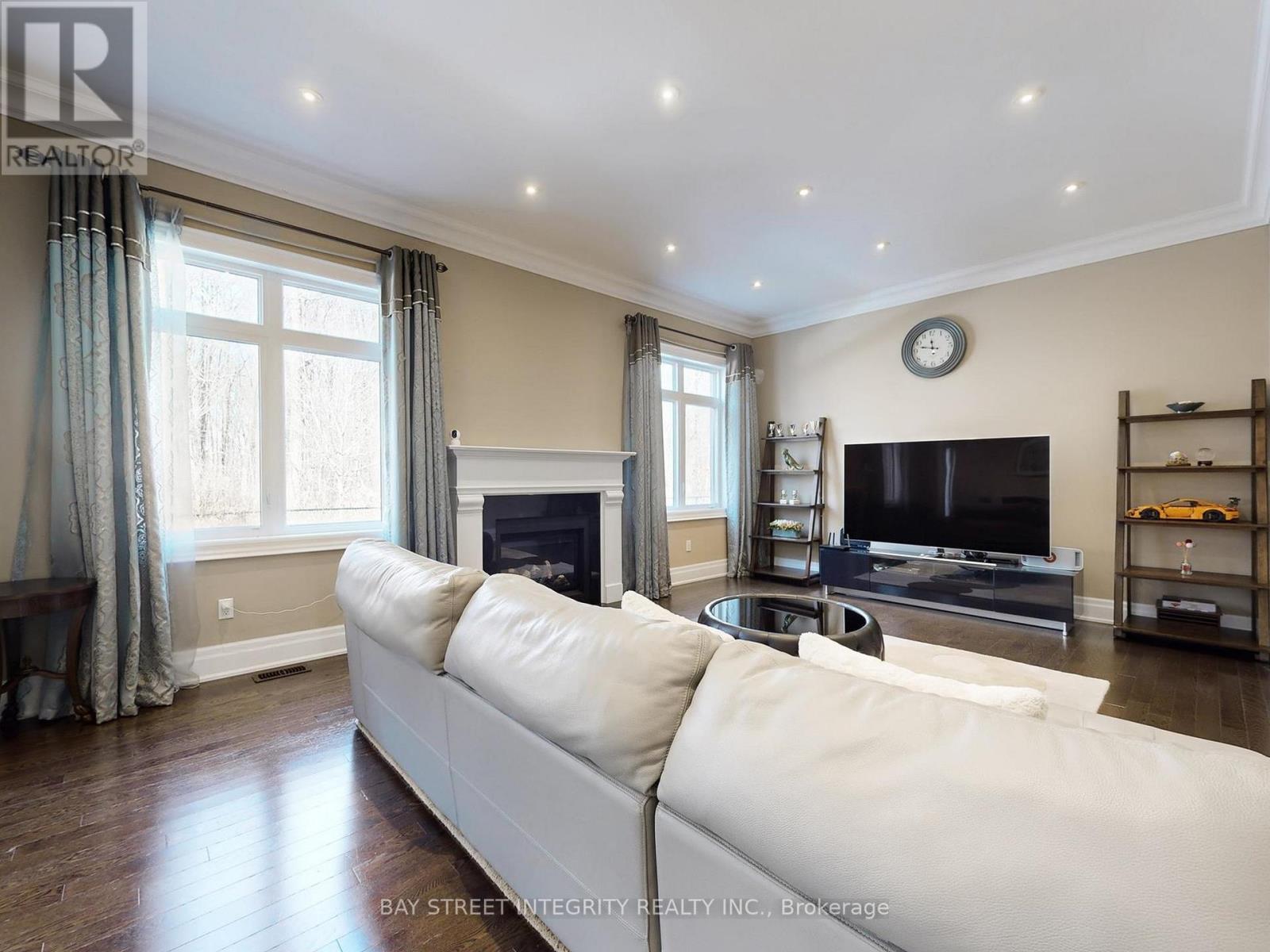 57 STRAWBRIDGE FARM DRIVE - 7