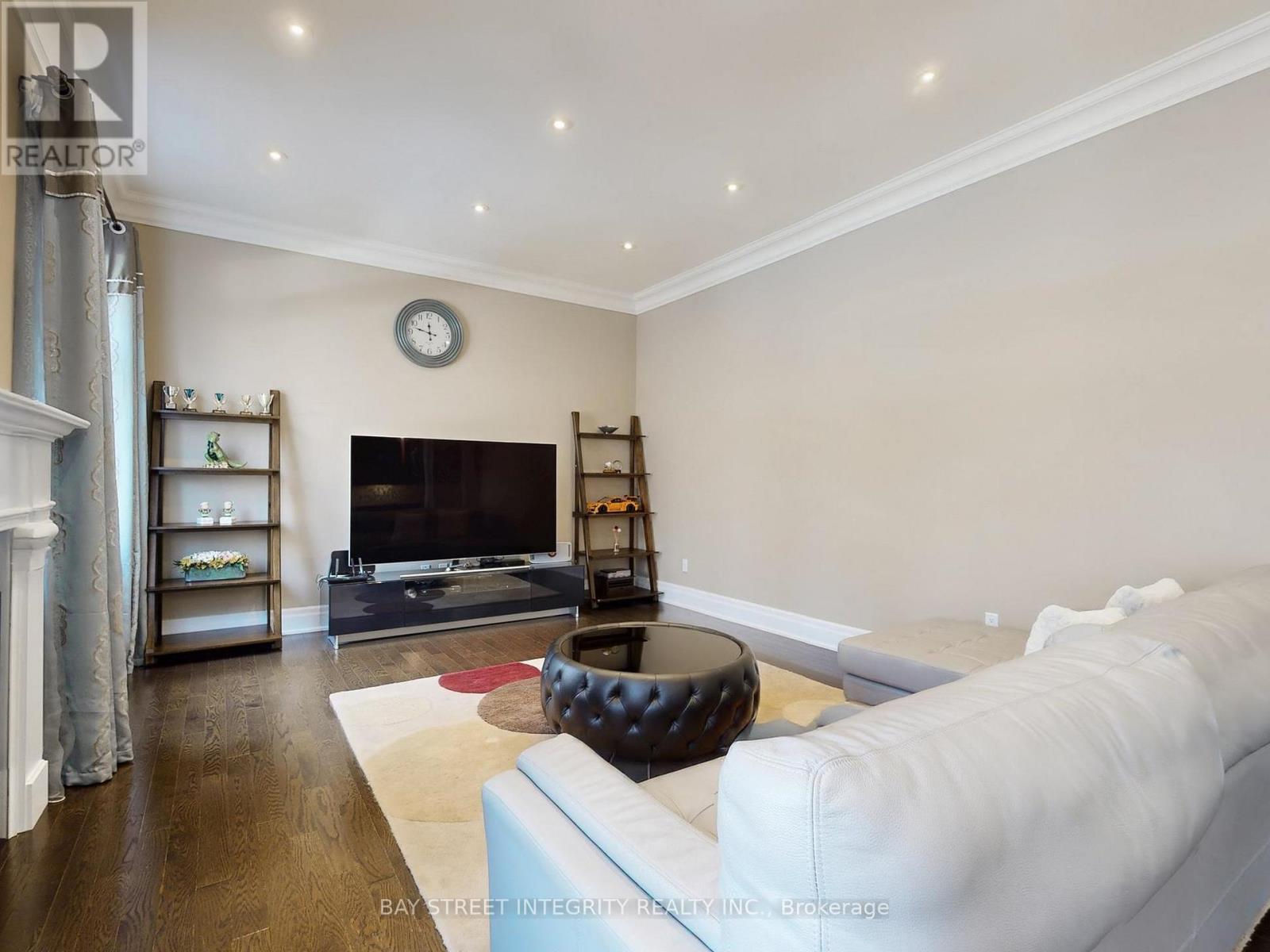 57 STRAWBRIDGE FARM DRIVE - 8