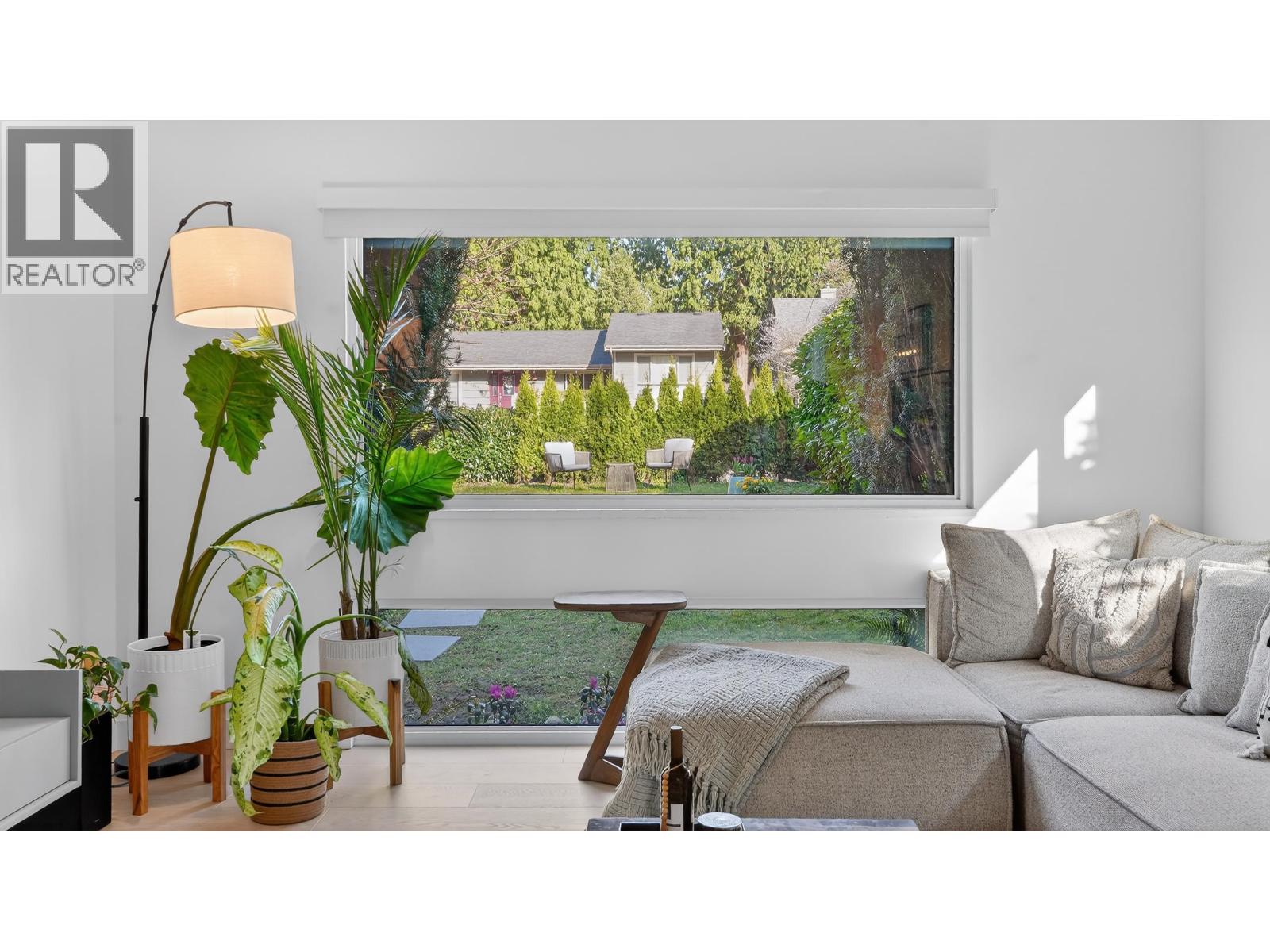 2221 BOWSER AVENUE, North Vancouver