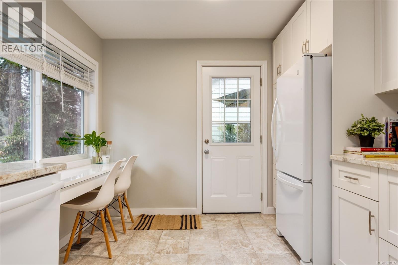 2445 Holyrood Dr, Nanaimo