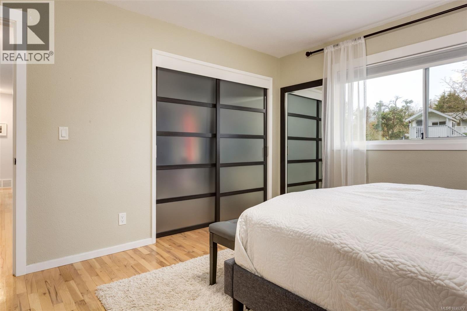 2445 Holyrood Dr, Nanaimo