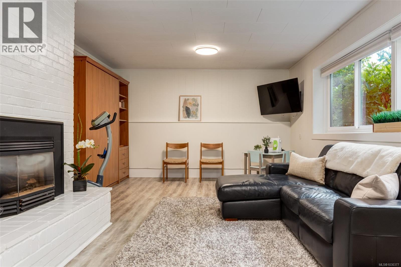 2445 Holyrood Dr, Nanaimo