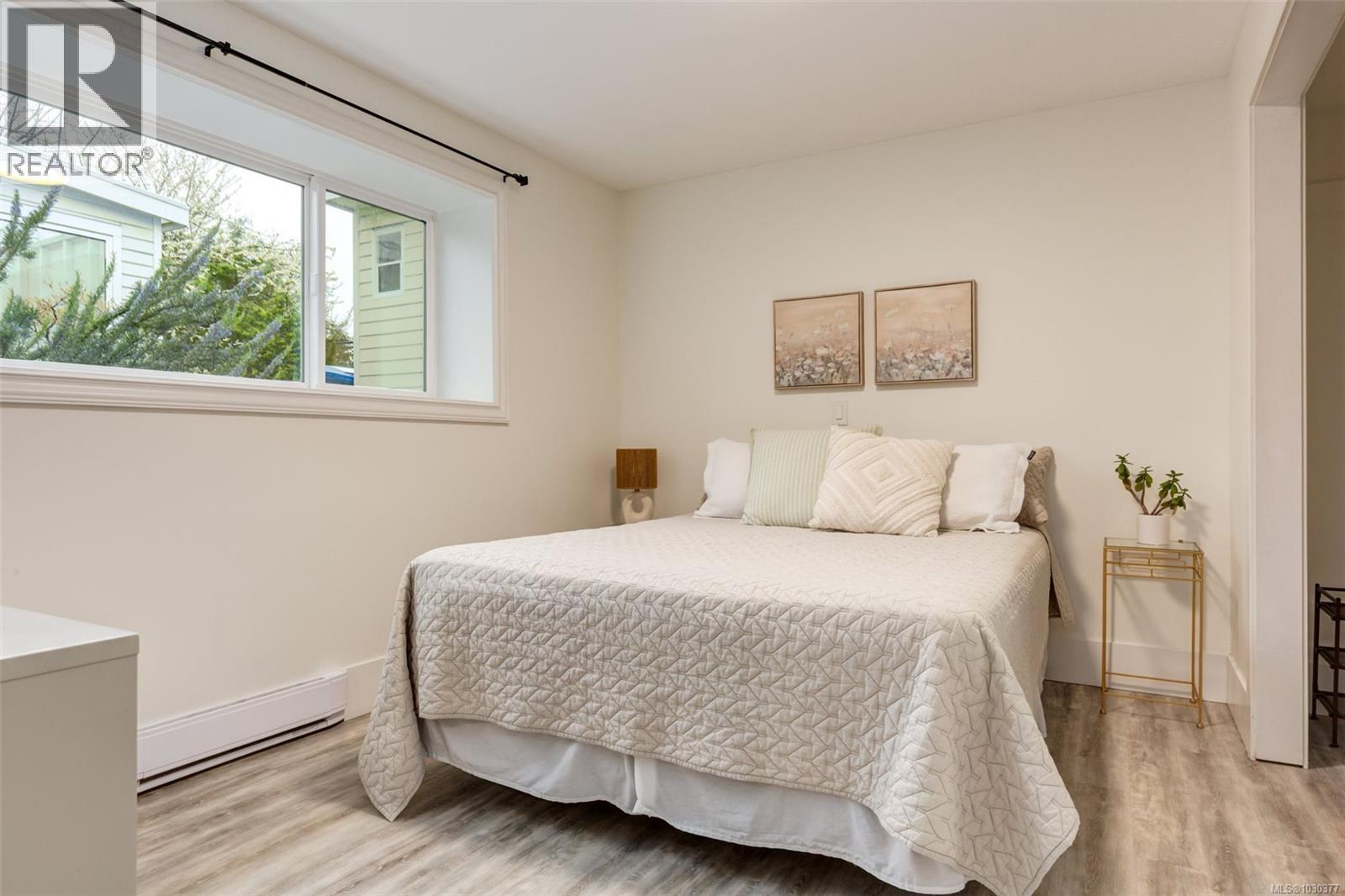 2445 Holyrood Dr, Nanaimo