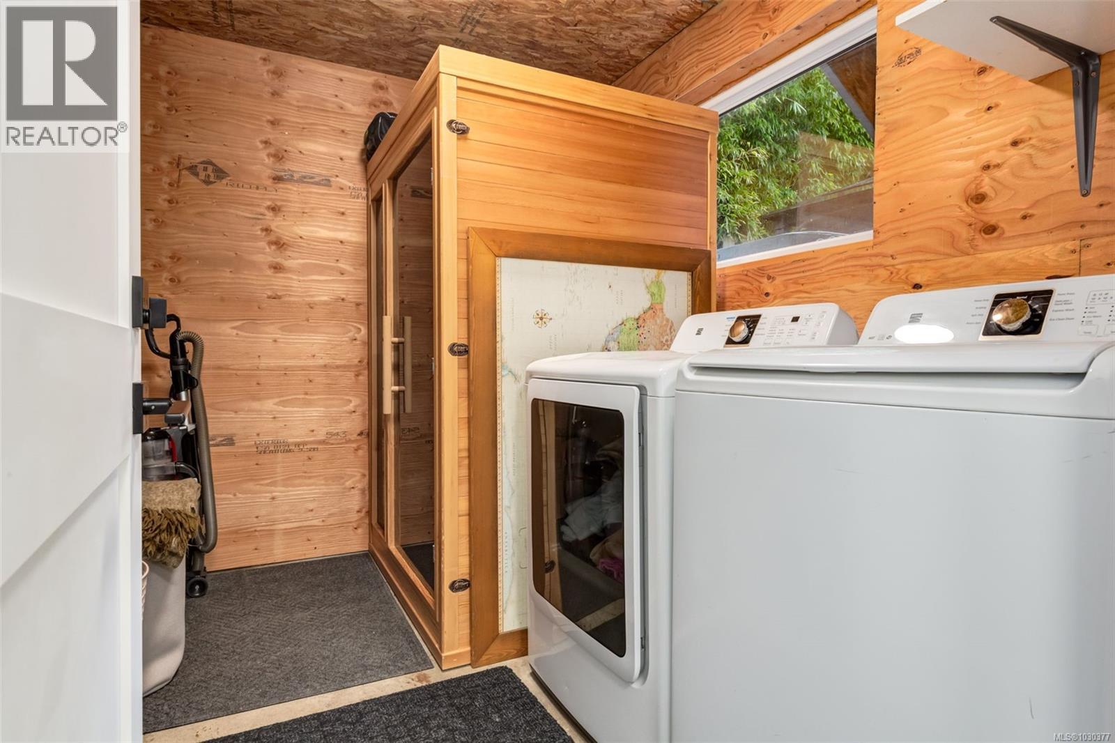 2445 Holyrood Dr, Nanaimo