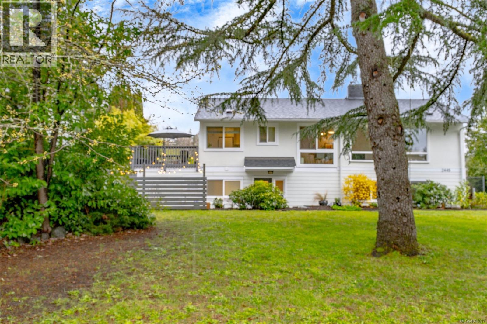 2445 Holyrood Dr, Nanaimo