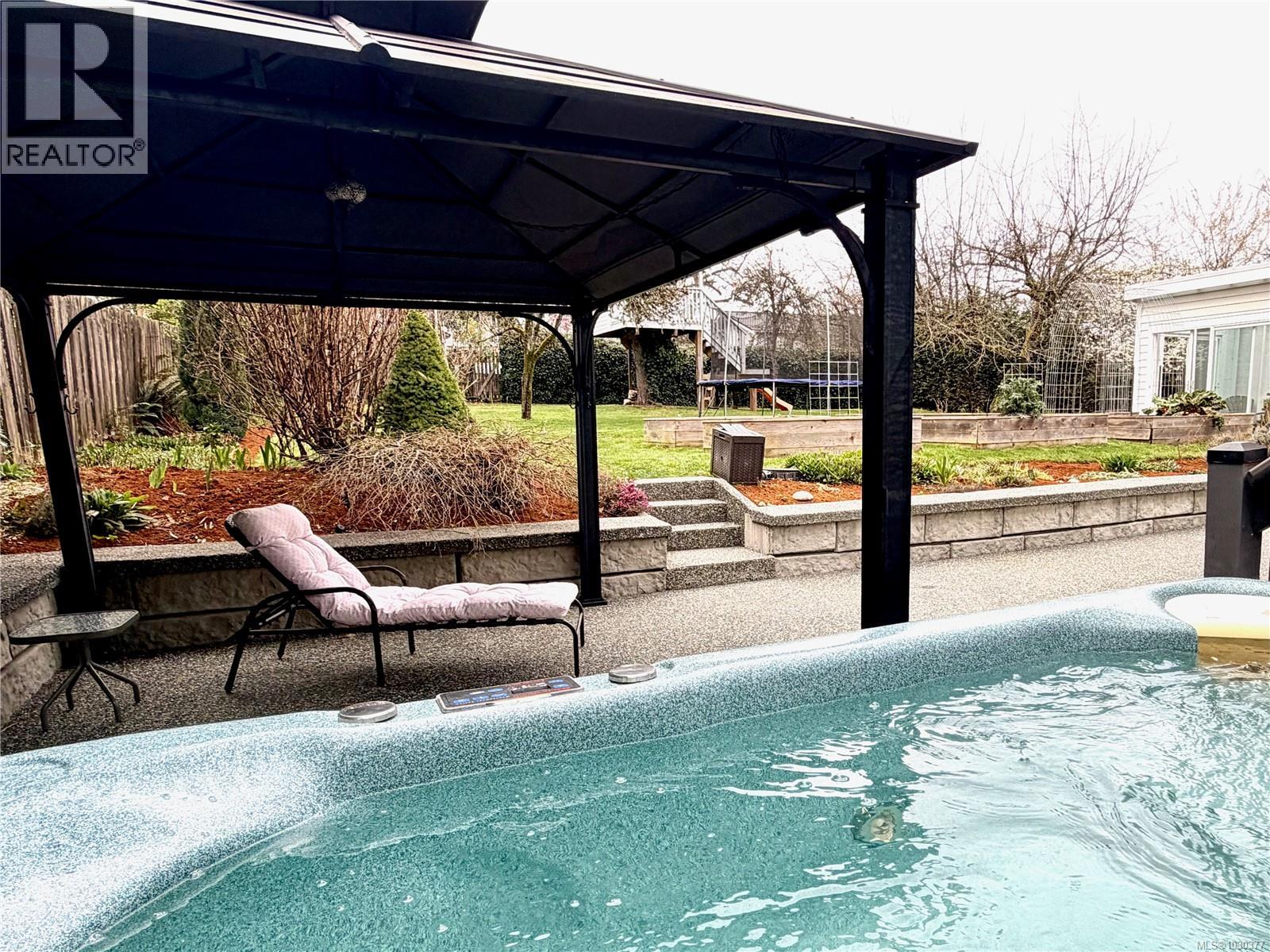 2445 Holyrood Dr, Nanaimo