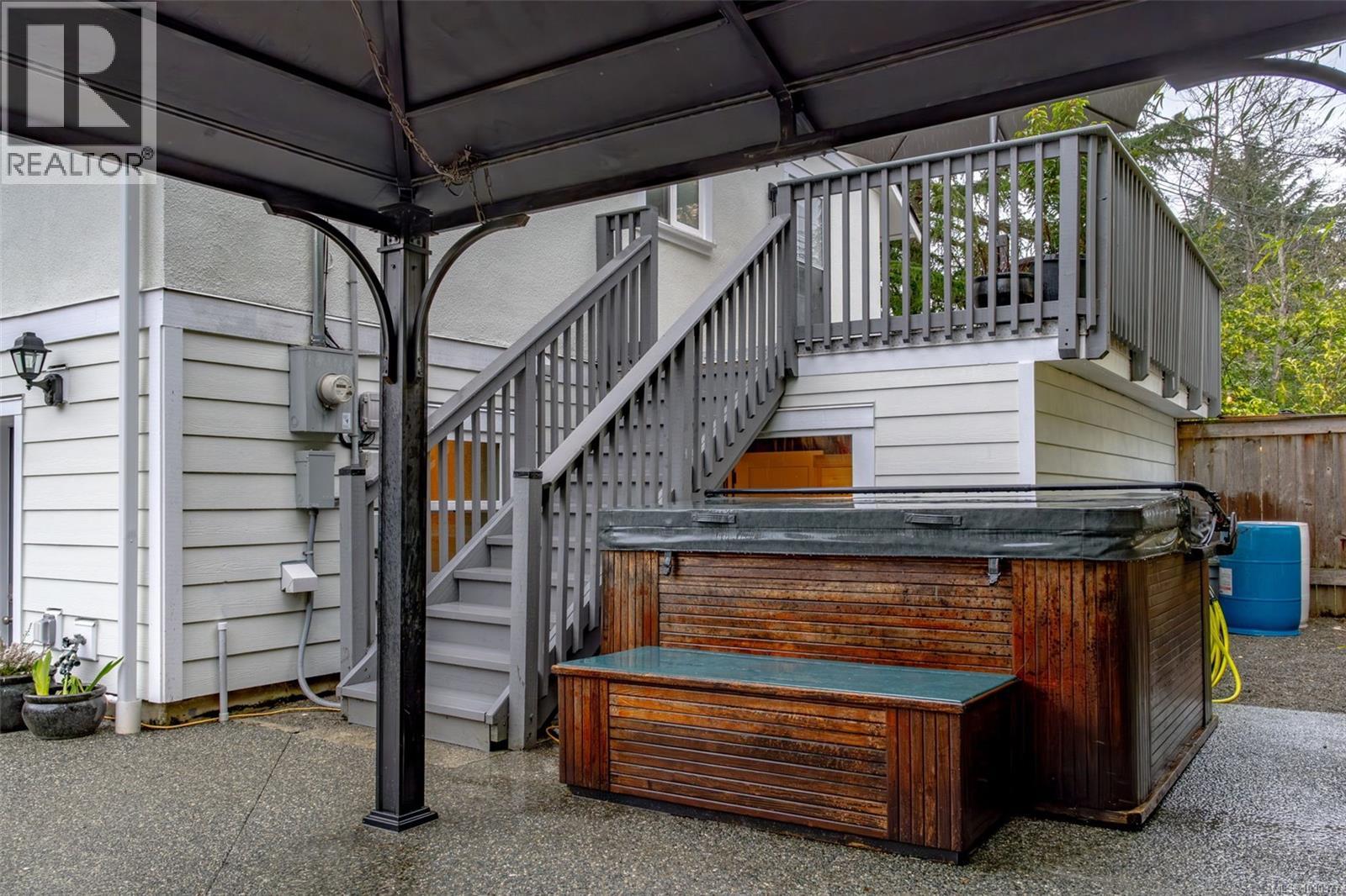 2445 Holyrood Dr, Nanaimo