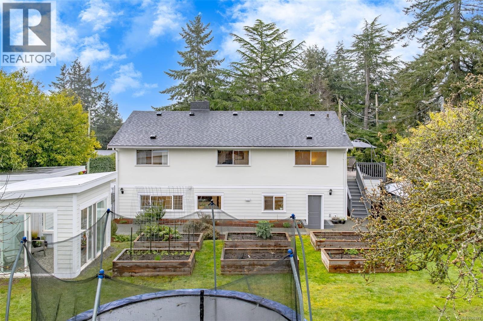 2445 Holyrood Dr, Nanaimo