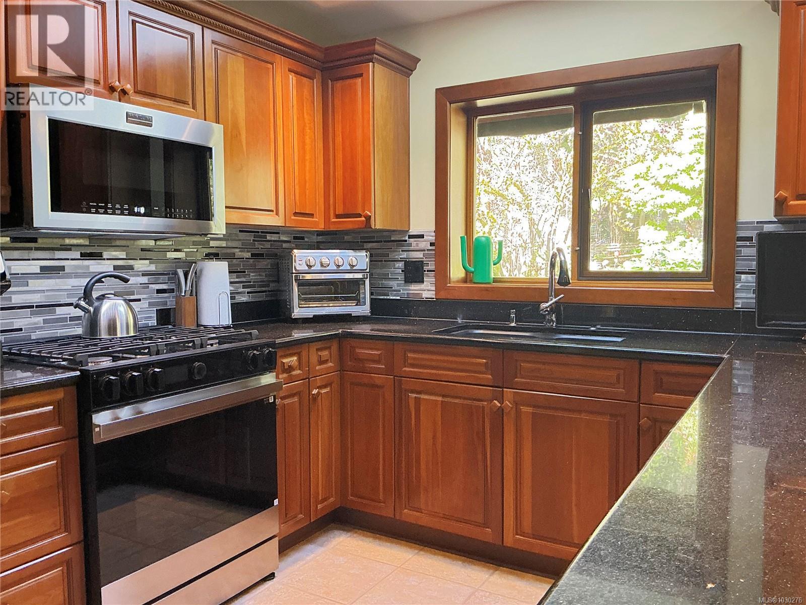 5230 Munn Rd, Highlands