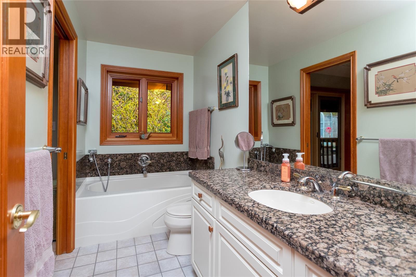 5230 Munn Rd, Highlands