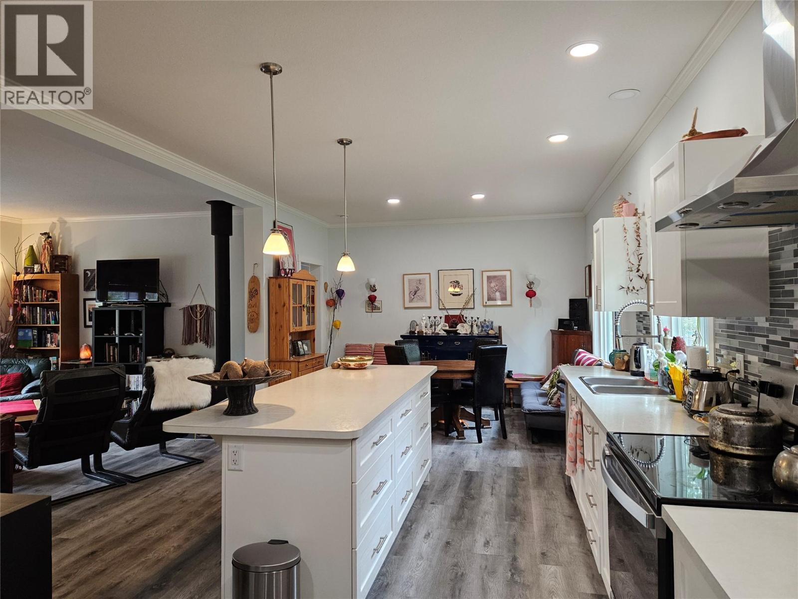 2291 15th Avenue - 1