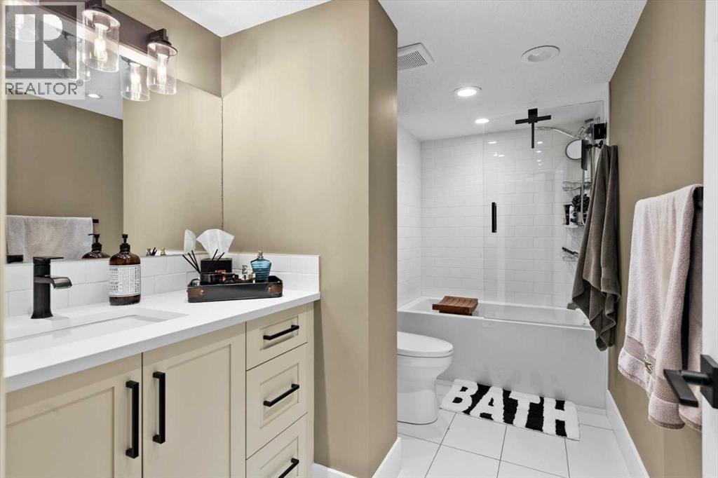 Single Family House for Sale in   Meredith Road NE Crescent Heights Calgary 