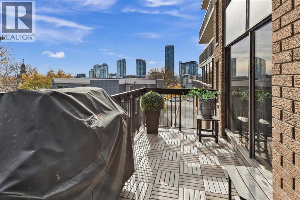 Single Family House for Sale in   Meredith Road NE Crescent Heights Calgary 