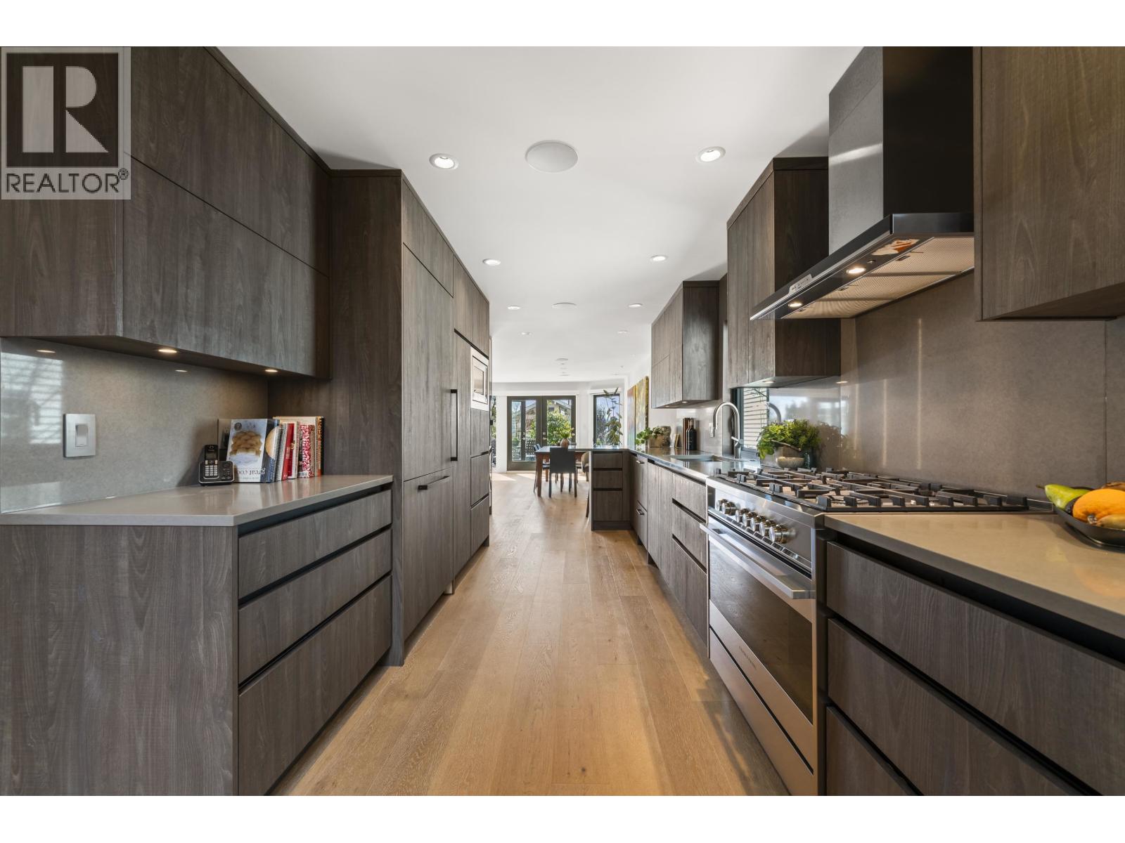 1230 ESQUIMALT AVENUE, West Vancouver