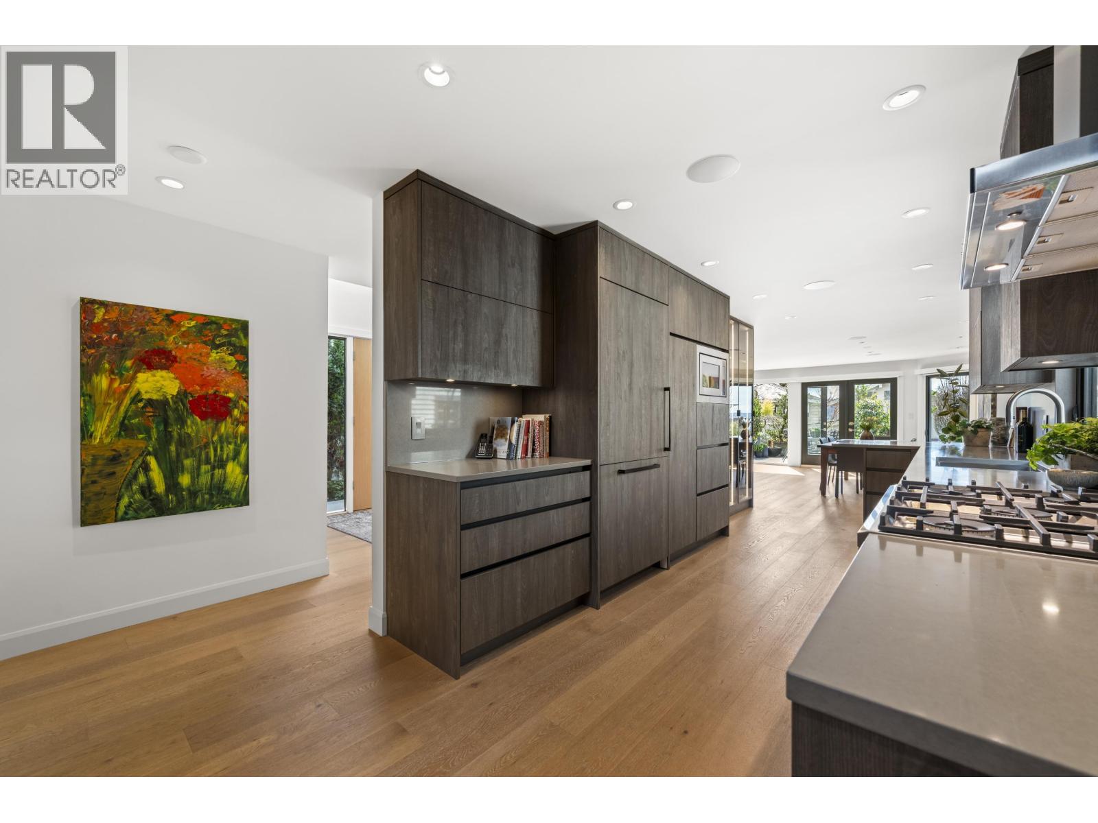 1230 ESQUIMALT AVENUE, West Vancouver