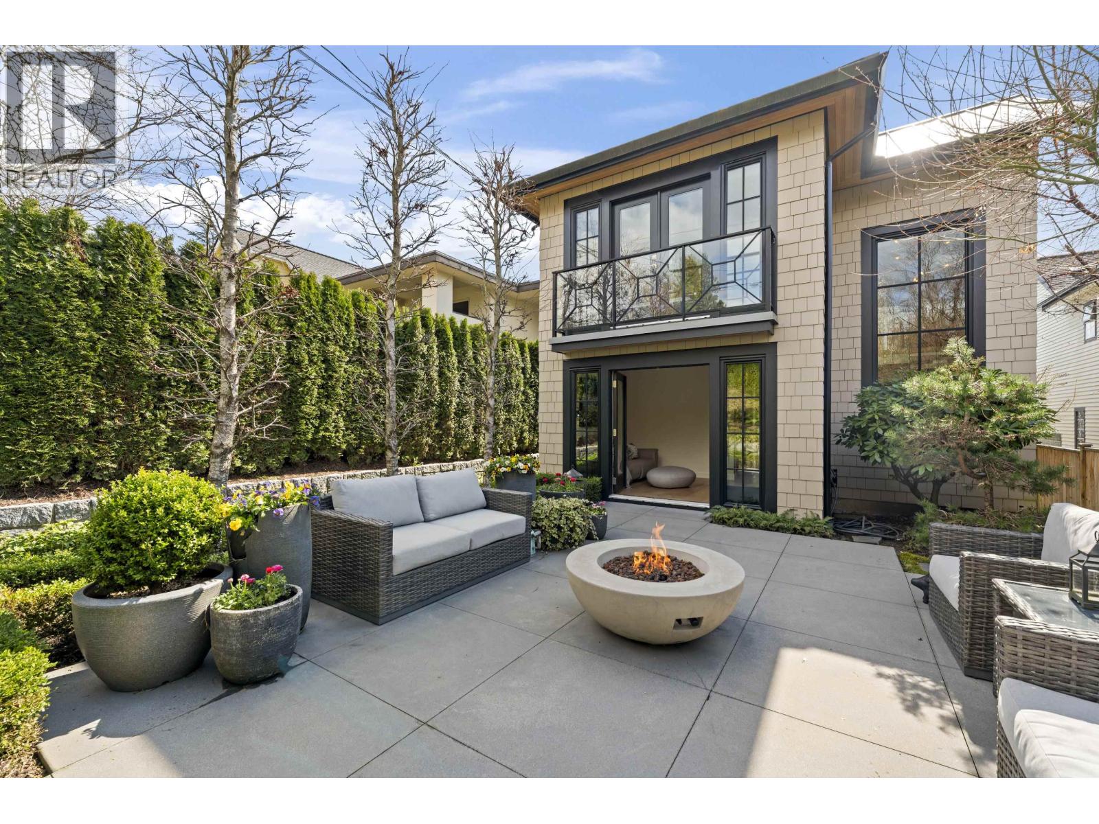 1230 ESQUIMALT AVENUE, West Vancouver