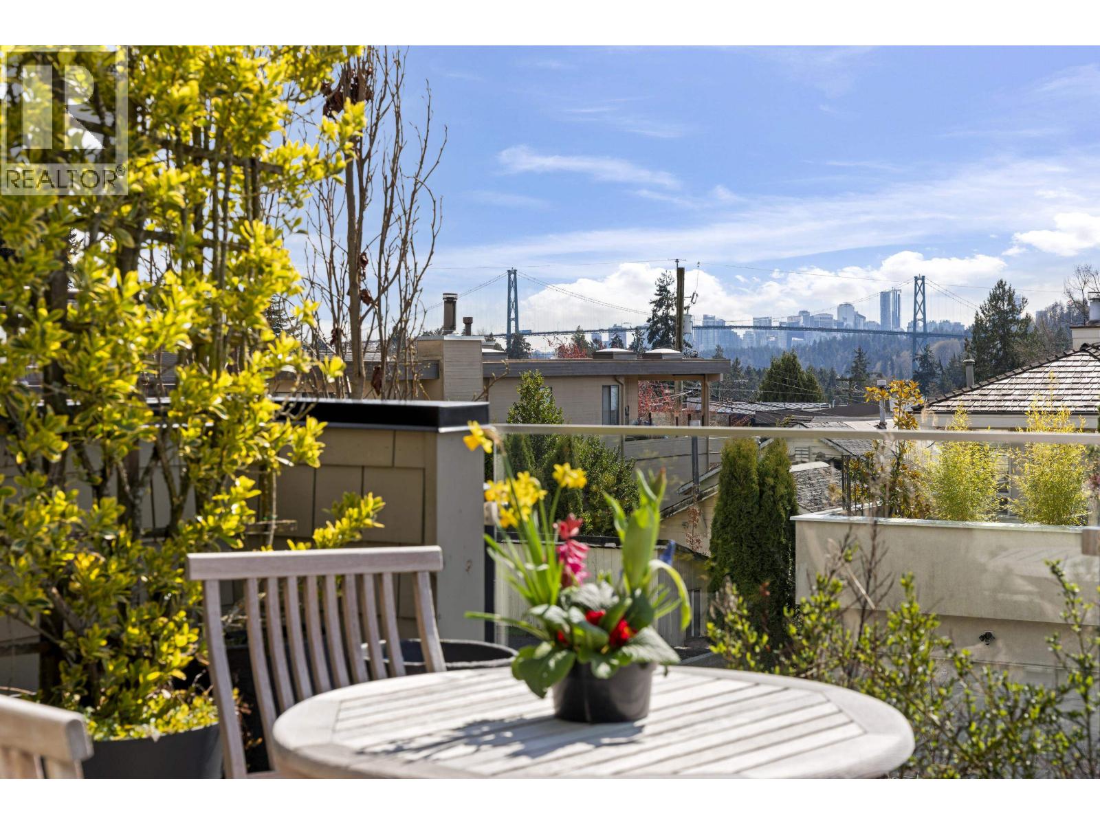 1230 ESQUIMALT AVENUE, West Vancouver