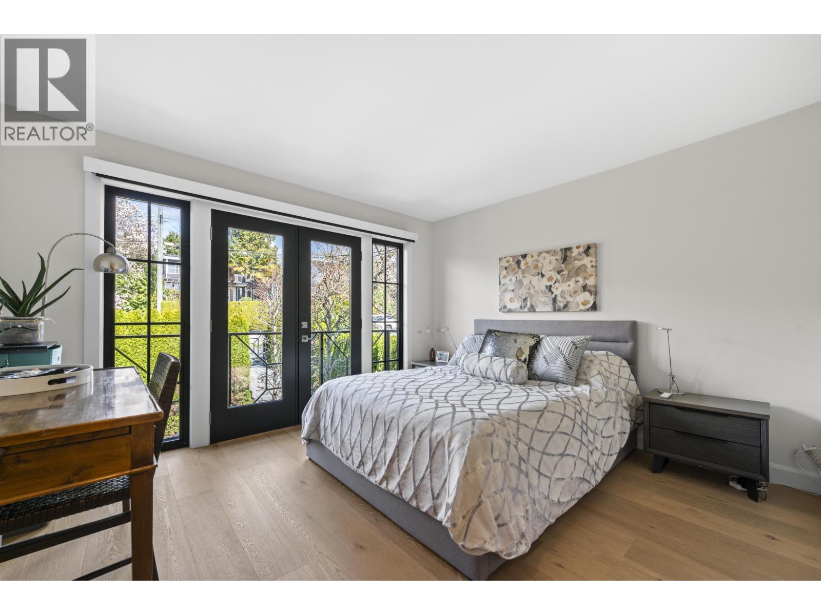 1230 ESQUIMALT AVENUE, West Vancouver