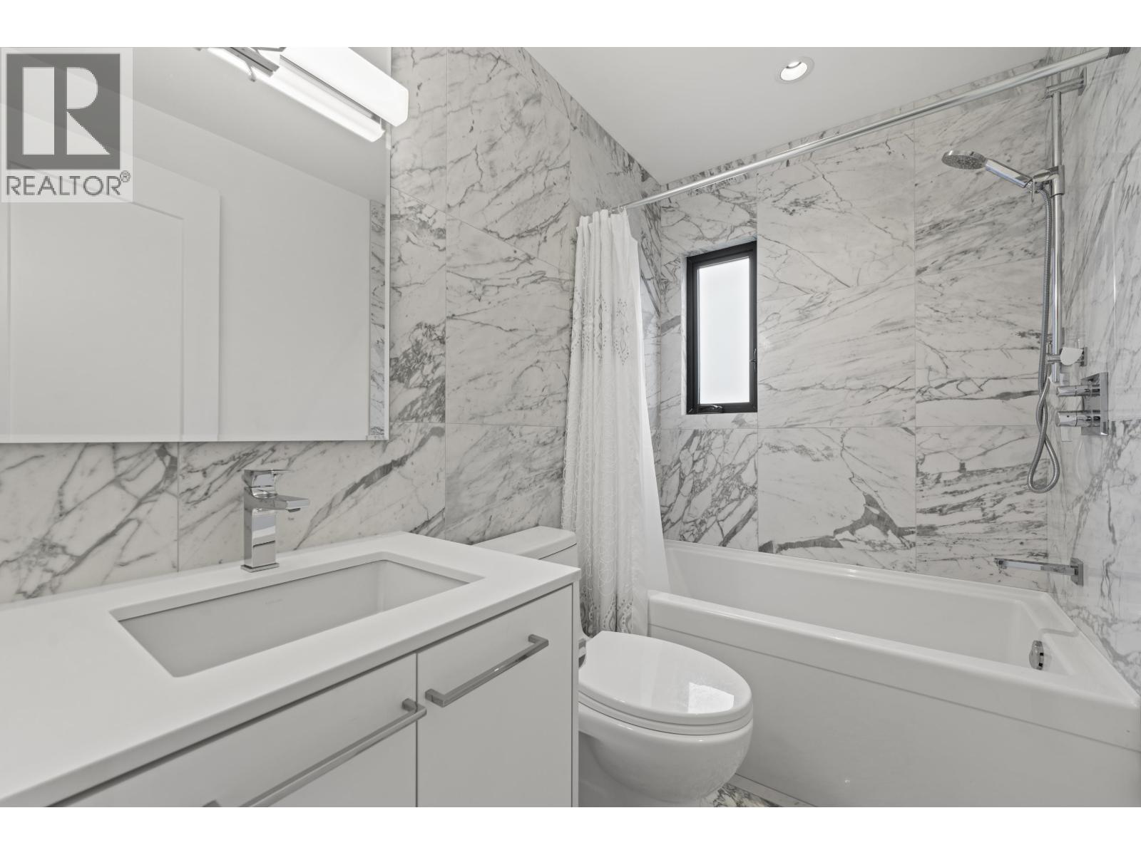 1230 ESQUIMALT AVENUE, West Vancouver