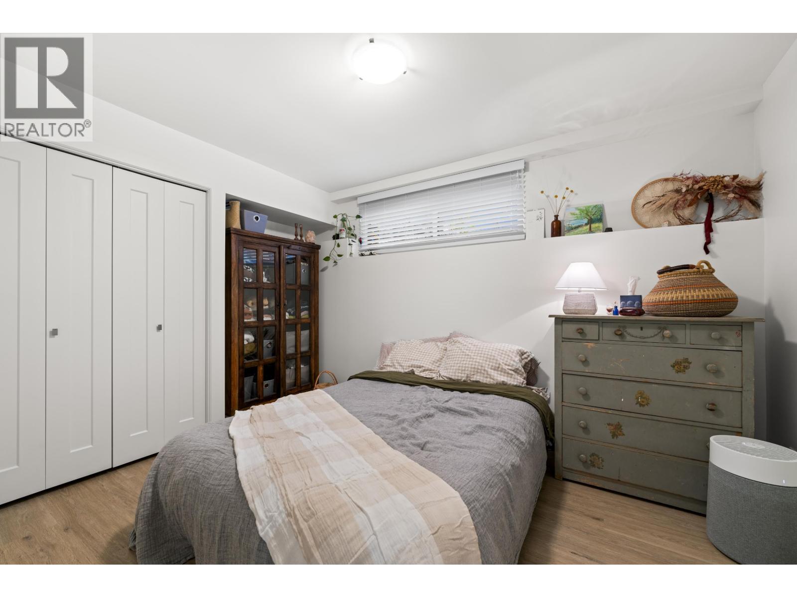 1230 ESQUIMALT AVENUE, West Vancouver