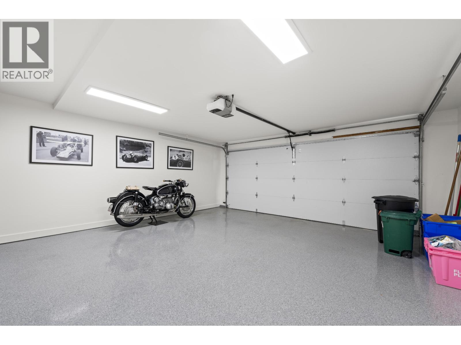 1230 ESQUIMALT AVENUE, West Vancouver