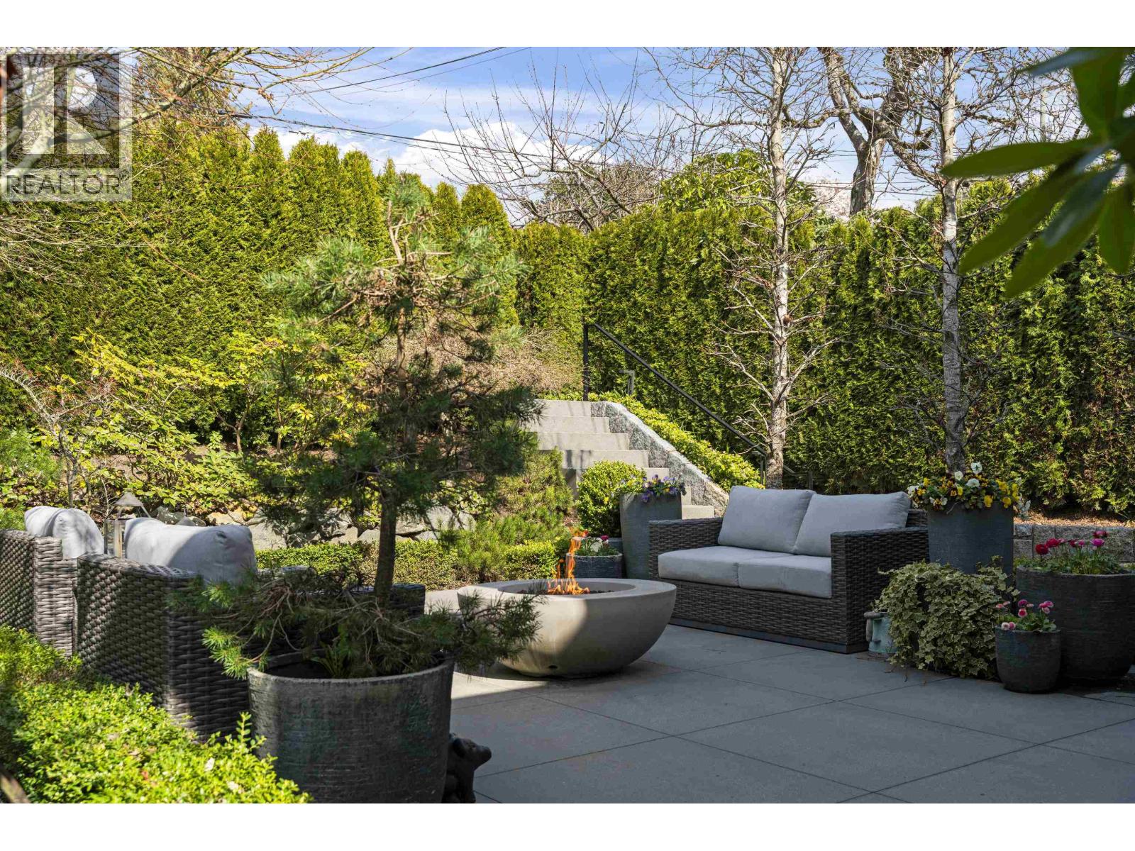 1230 ESQUIMALT AVENUE, West Vancouver