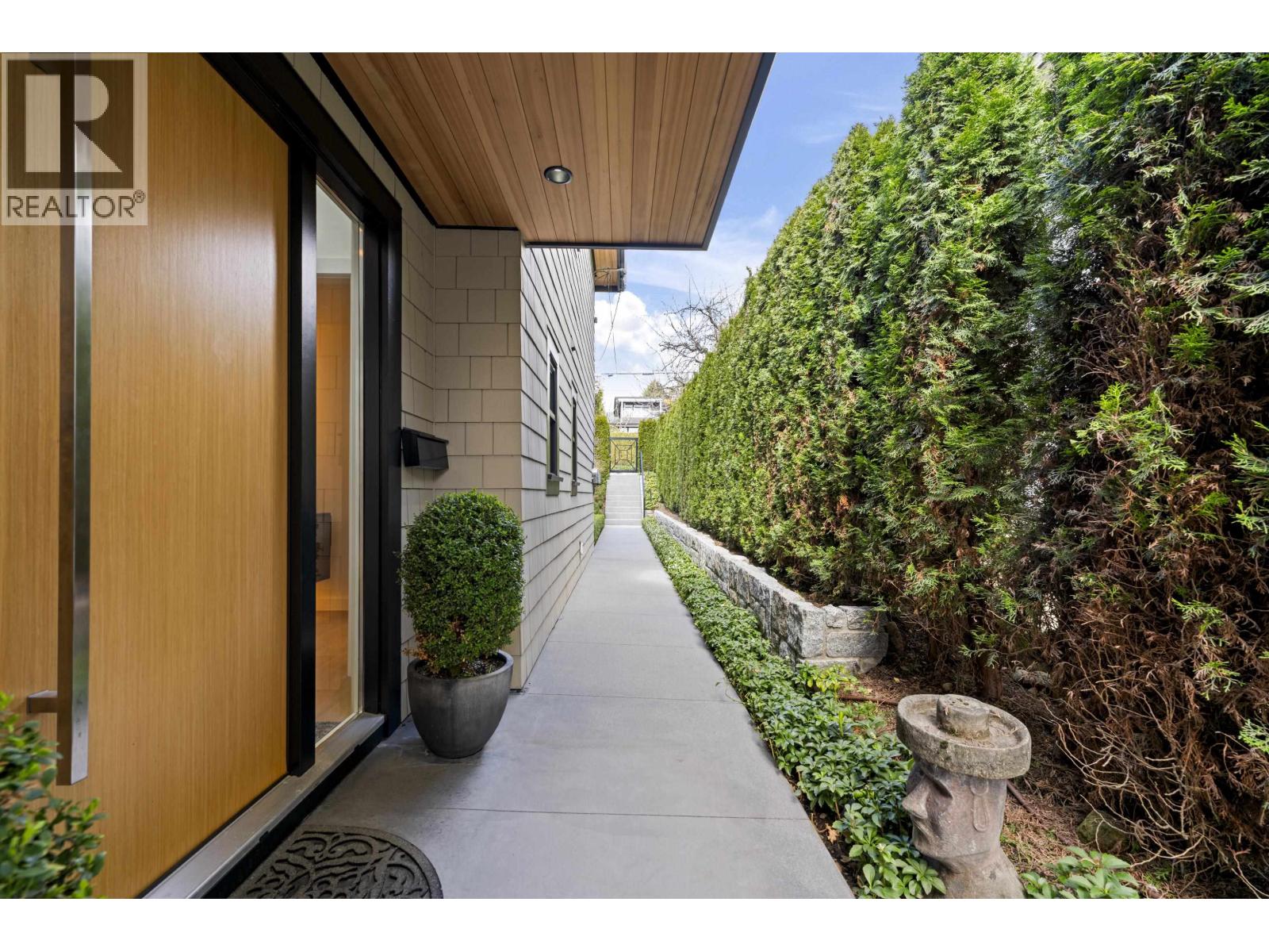 1230 ESQUIMALT AVENUE, West Vancouver