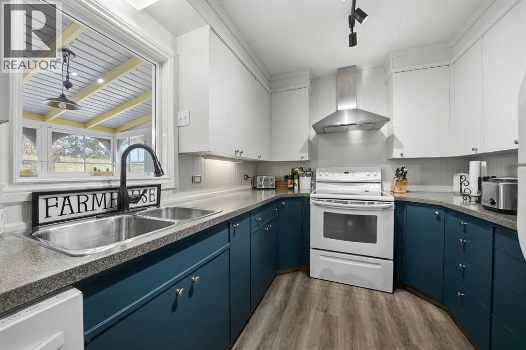 Single Family House for Sale in   Avenue Mountview Red Deer 