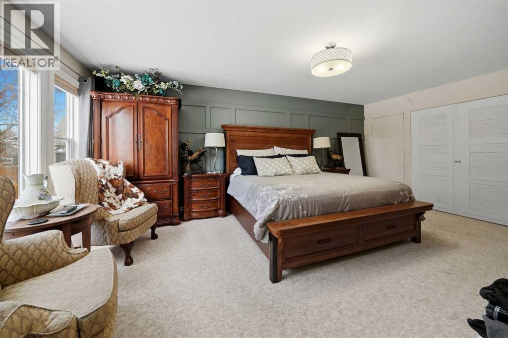 Single Family House for Sale in   Avenue Mountview Red Deer 