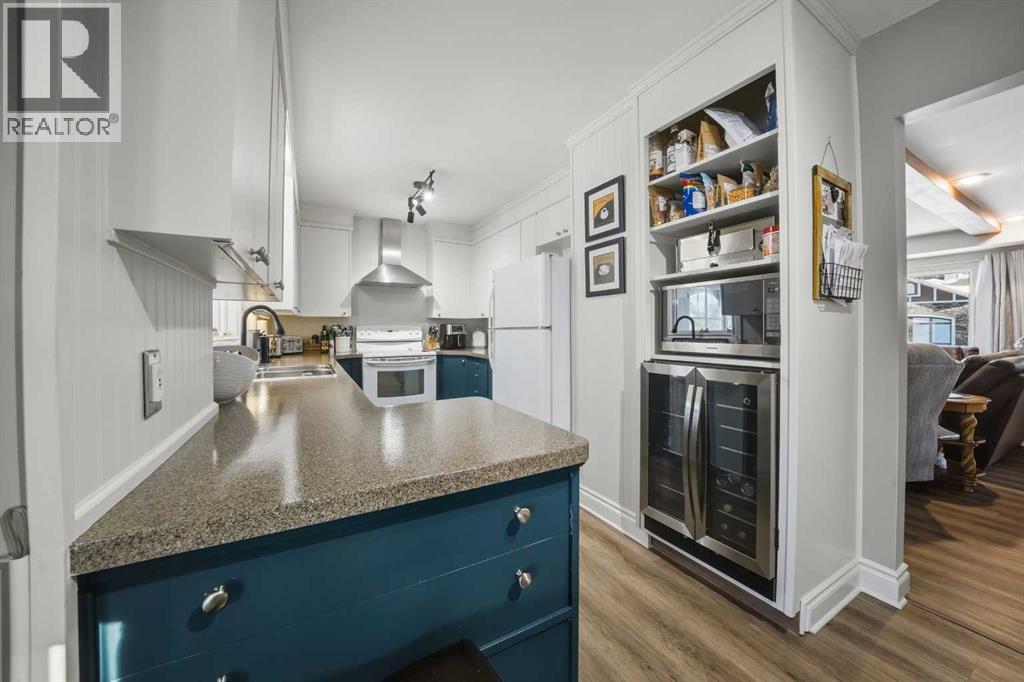 Single Family House for Sale in   Avenue Mountview Red Deer 