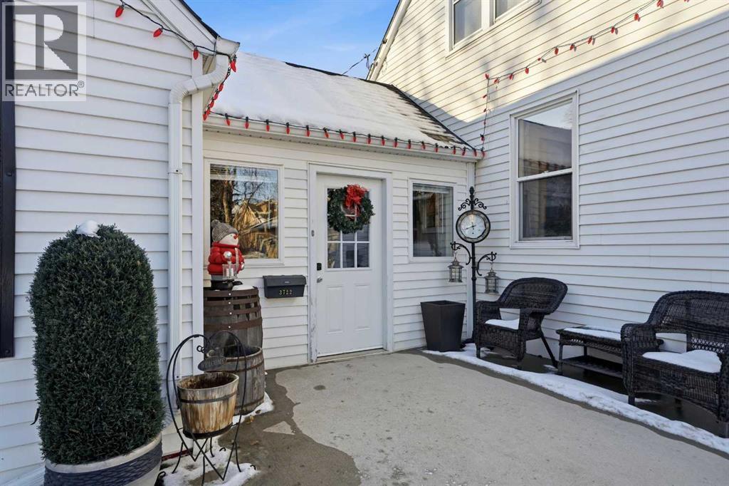 Single Family House for Sale in   Avenue Mountview Red Deer 