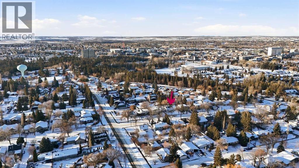 Single Family House for Sale in   Avenue Mountview Red Deer 