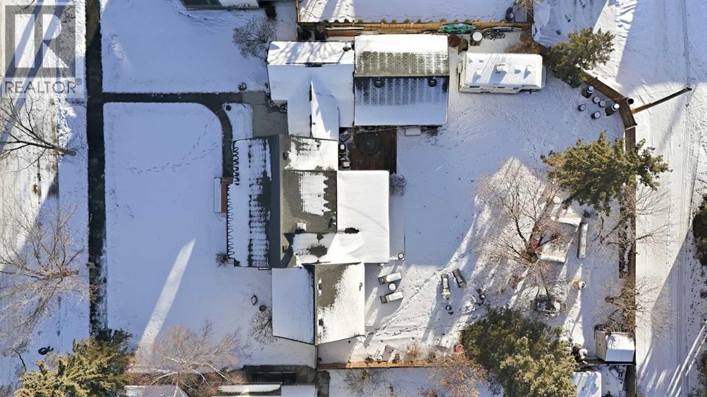 Single Family House for Sale in   Avenue Mountview Red Deer 