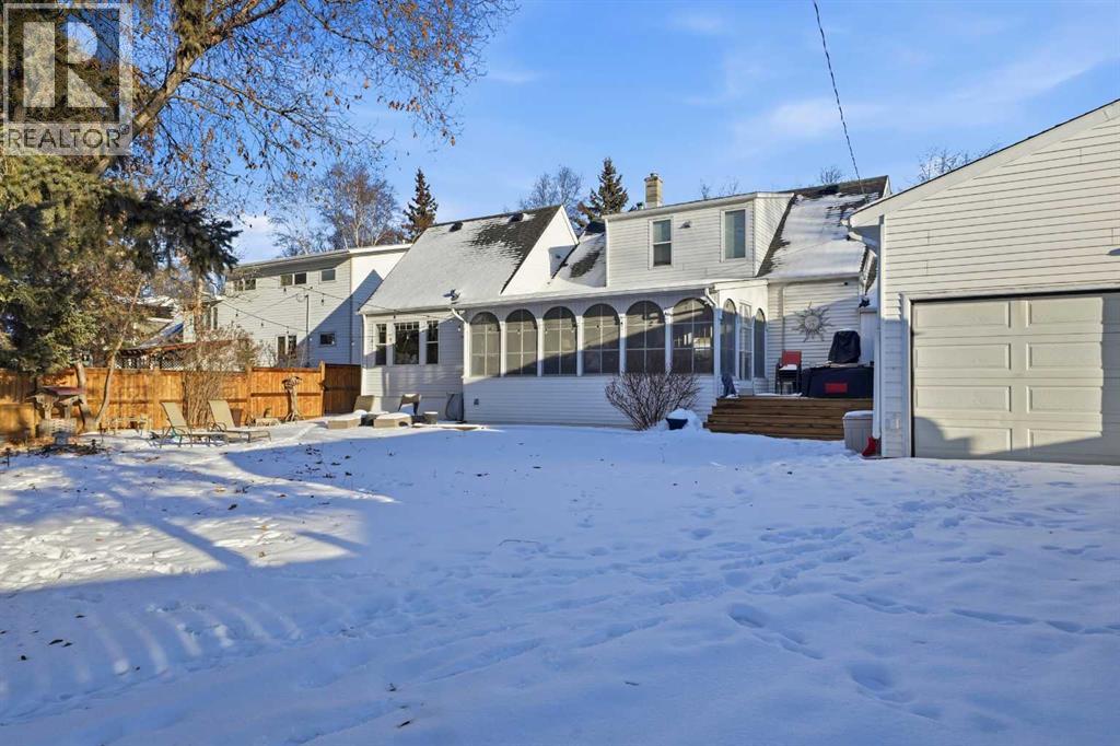 Single Family House for Sale in   Avenue Mountview Red Deer 