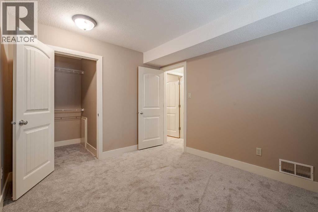 Single Family House Bi-level for Sale in    Avenue NW Bowness Calgary 