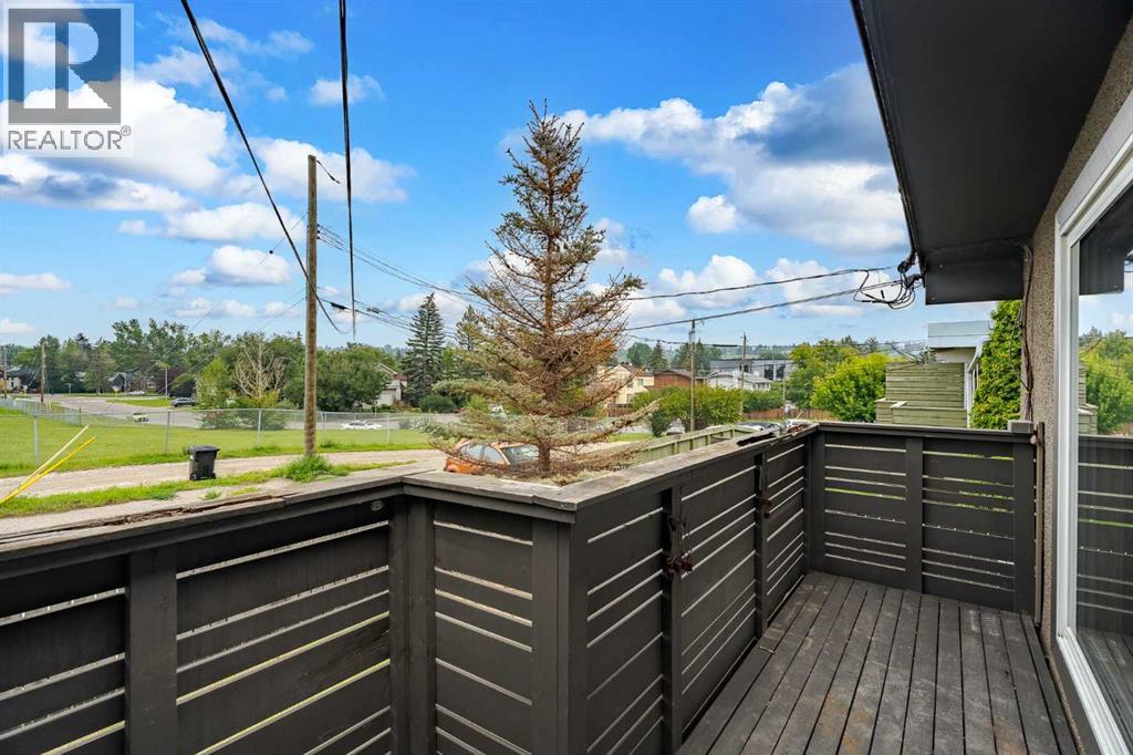 Single Family House Bi-level for Sale in    Avenue NW Bowness Calgary 