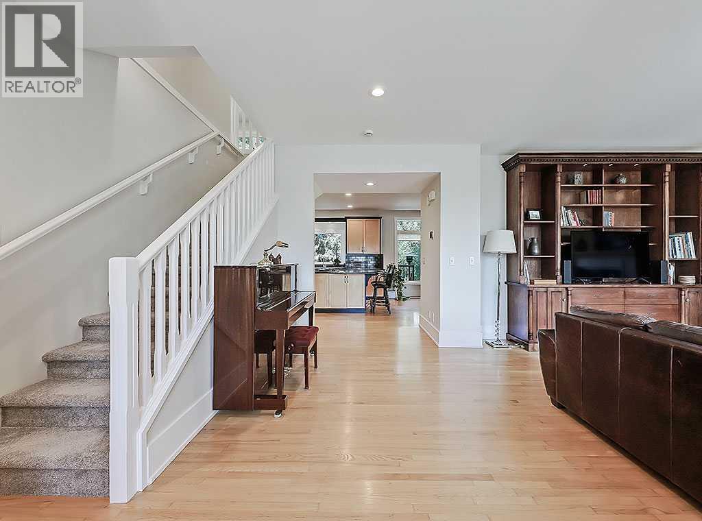 Single Family House for Sale in   Avenue SW Elboya Calgary 