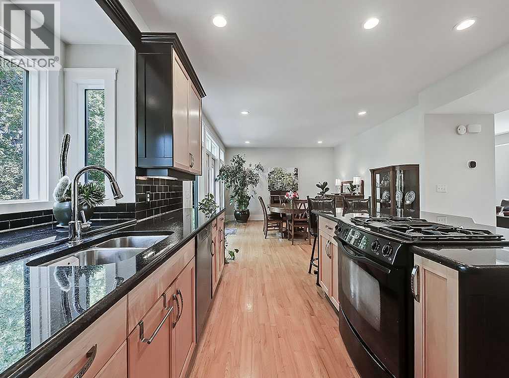 Single Family House for Sale in   Avenue SW Elboya Calgary 