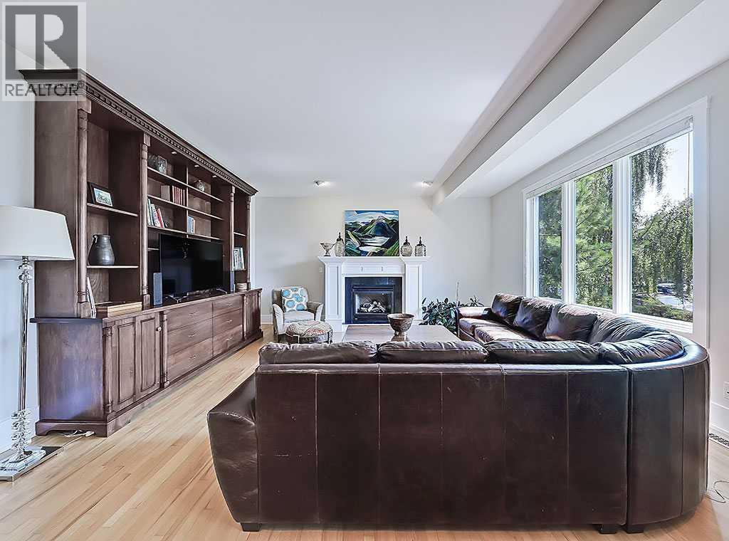 Single Family House for Sale in   Avenue SW Elboya Calgary 