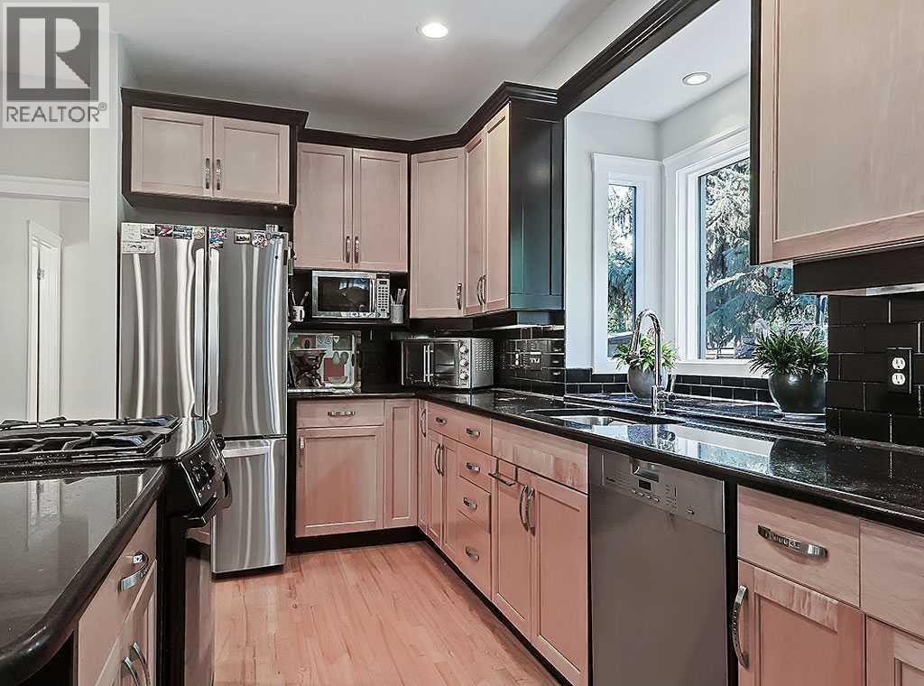 Single Family House for Sale in   Avenue SW Elboya Calgary 