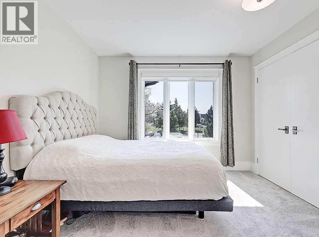 Single Family House for Sale in   Avenue SW Elboya Calgary 