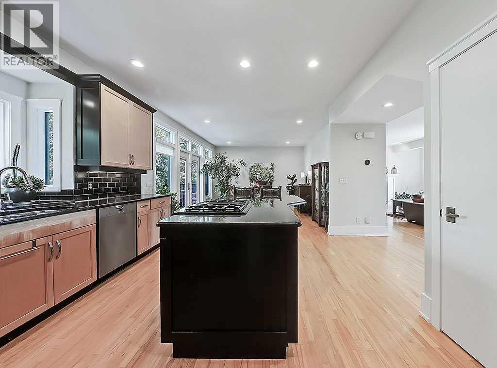 Single Family House for Sale in   Avenue SW Elboya Calgary 