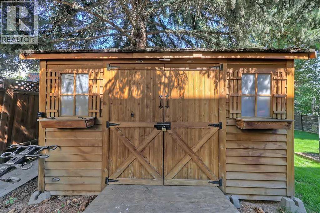 Single Family House for Sale in   Avenue SW Elboya Calgary 