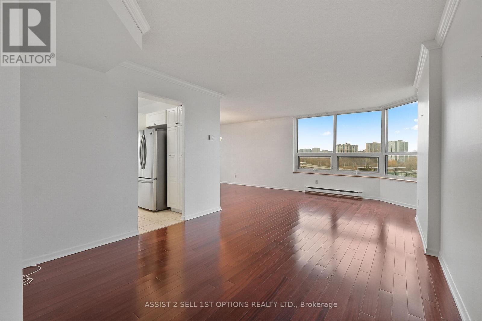 807 - 1500 RIVERSIDE DRIVE — photo 30